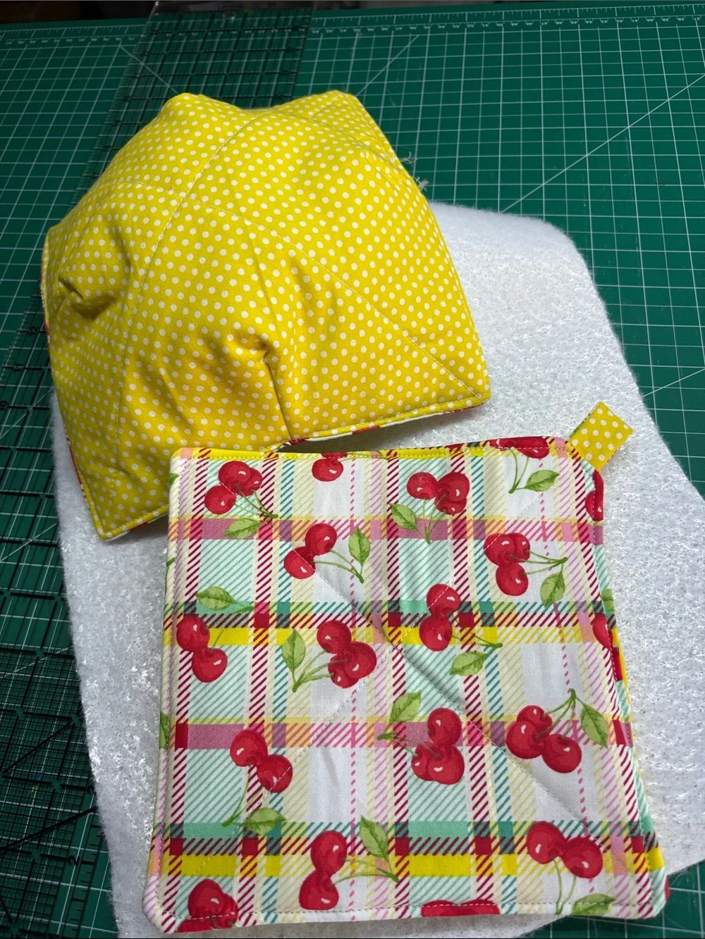 Cherry Plaid Reversible Bowl Cozy & Pot Holder - Yellow Polka Dot (v)